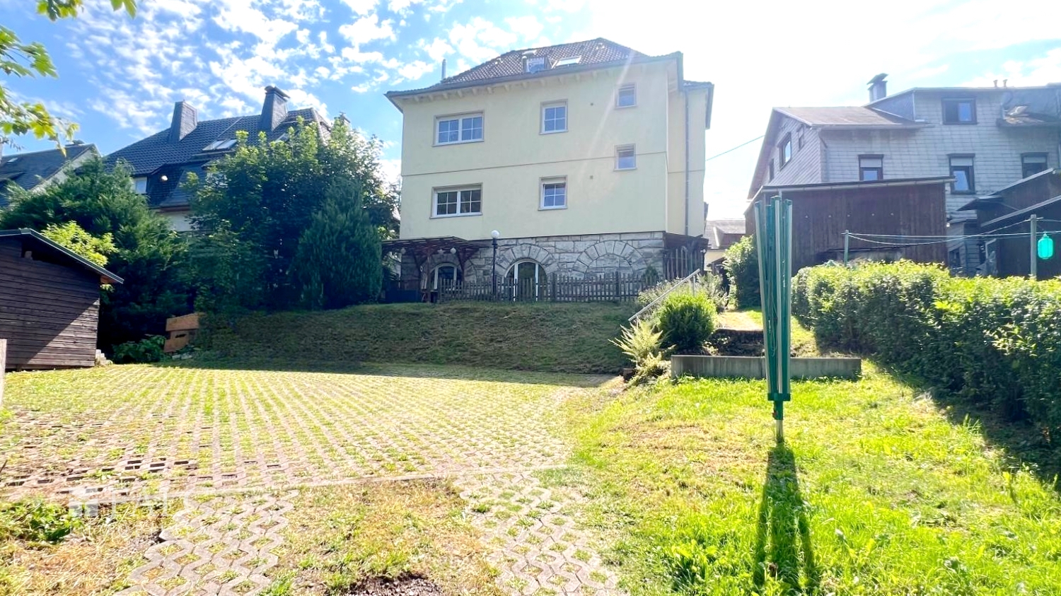Hausansicht von der Terrassenseite